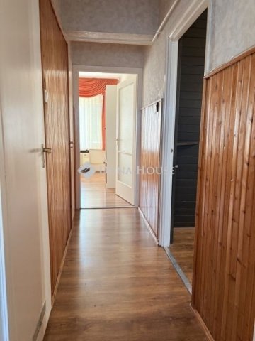 Eladó téglalakás, Orosházán 28 M Ft, 3 szobás