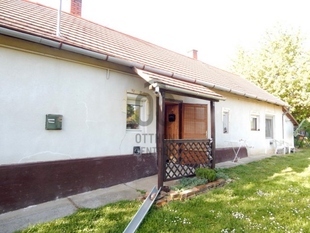 Eladó családi ház, Győrváron 24.9 M Ft, 2 szobás
