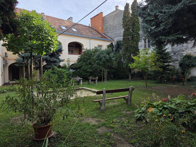 Eladó téglalakás, Székesfehérvárott 118.6 M Ft, 4+1 szobás