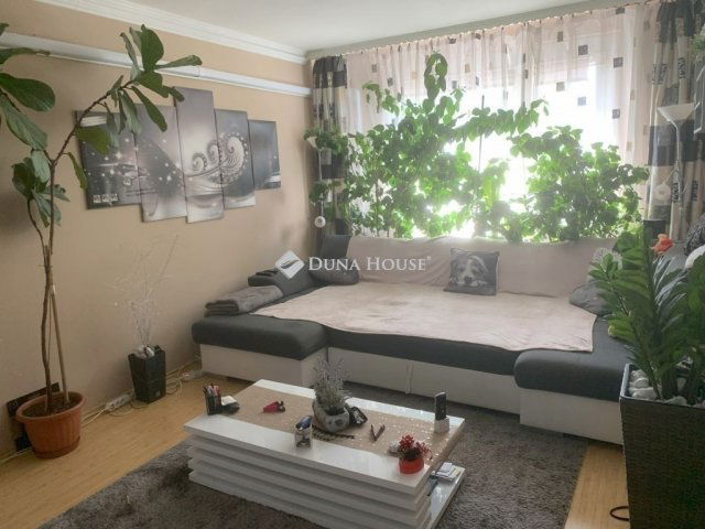 Eladó panellakás, Szegeden 69 M Ft, 3 szobás