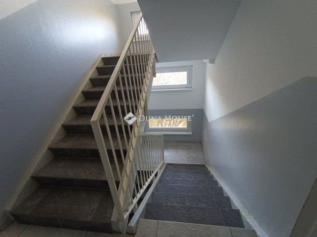 Eladó panellakás, Szegeden 44.9 M Ft, 2 szobás