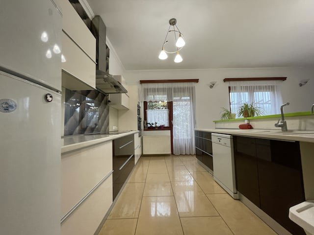 Eladó családi ház, Debrecenben 165 M Ft, 4 szobás