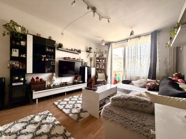 Eladó panellakás, Budapesten, XV. kerületben 65.5 M Ft, 3 szobás