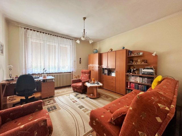 Eladó családi ház, Szombathelyen 65 M Ft, 3 szobás