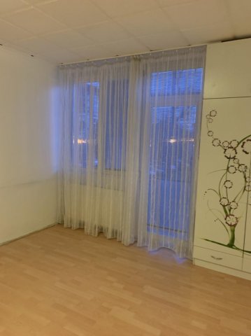 Kiadó panellakás, albérlet, Komáromban 160 E Ft / hó