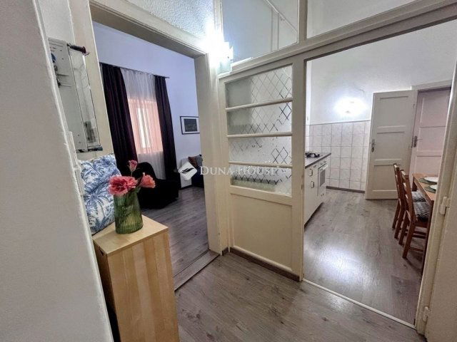 Eladó téglalakás, Budapesten, V. kerületben 84 M Ft, 2 szobás