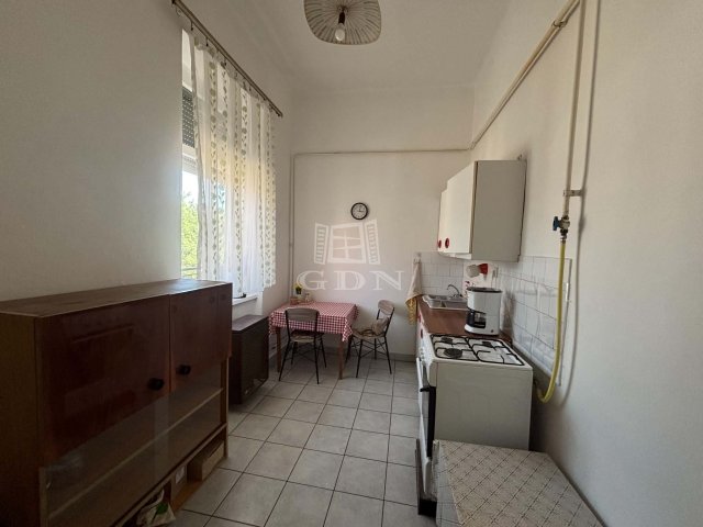 Eladó téglalakás, Szombathelyen 29.99 M Ft, 1 szobás