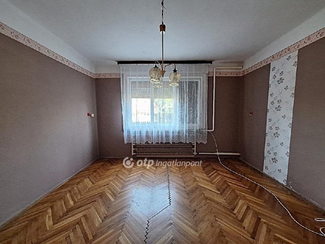 Eladó családi ház, Füzesgyarmaton 13 M Ft, 2+1 szobás