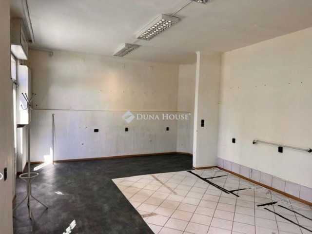 Eladó üzlethelyiség, Budapesten, X. kerületben 41.5 M Ft