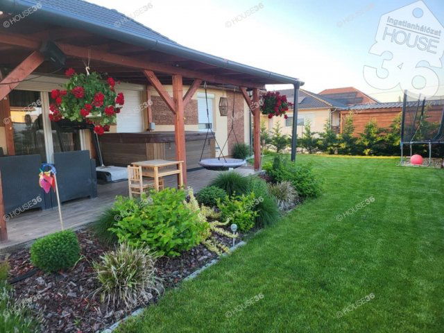 Eladó családi ház, Jakabszálláson 108.9 M Ft, 5 szobás