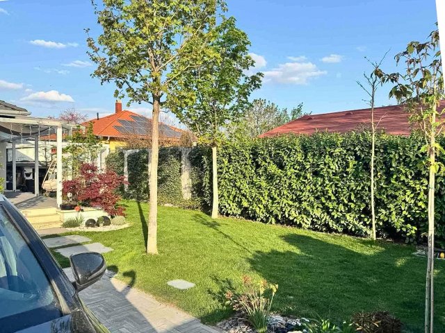 Eladó ikerház, Délegyházán 89.9 M Ft, 3 szobás