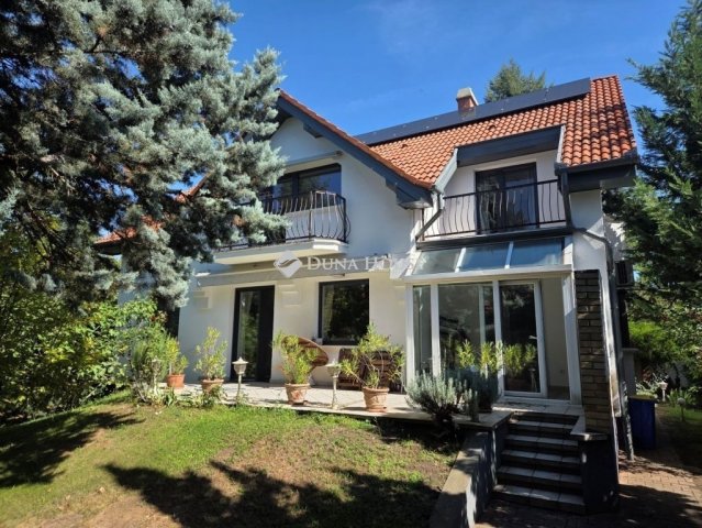 Eladó családi ház, Kecskeméten 149.9 M Ft, 6 szobás