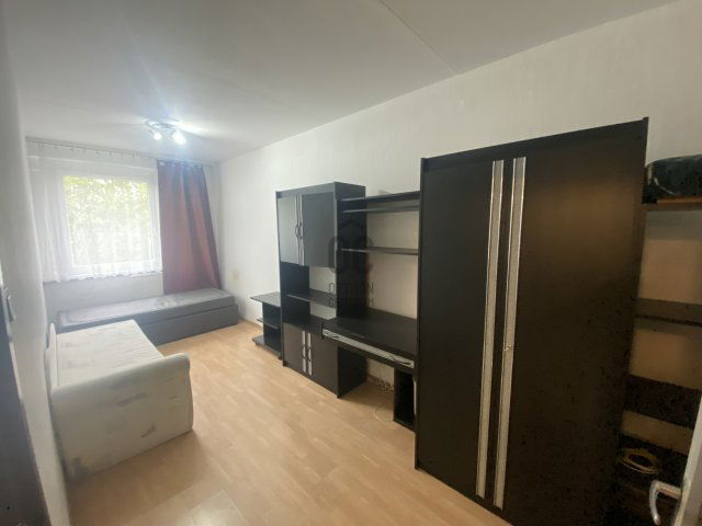 Kiadó panellakás, albérlet, Debrecenben 280 E Ft / hó, 3 szobás