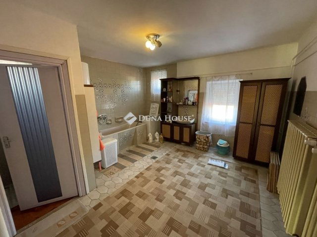 Eladó családi ház, Dabason 125 M Ft, 5 szobás