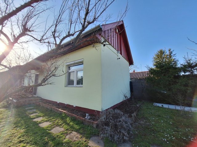 Eladó családi ház, Győrött 55.99 M Ft, 2 szobás
