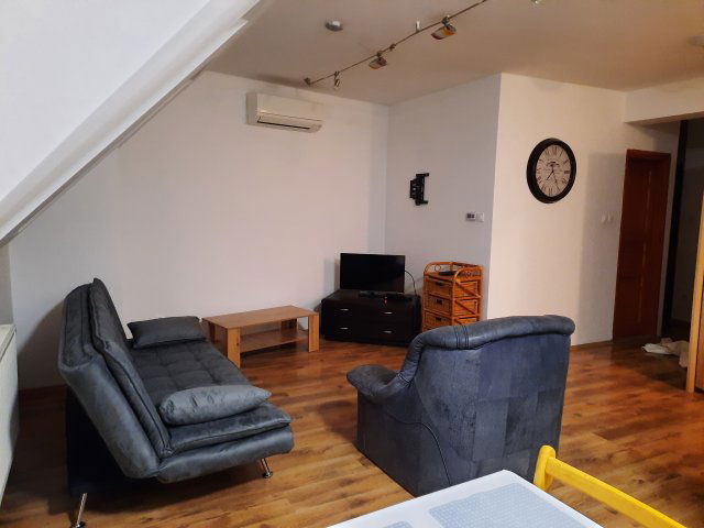 Kiadó téglalakás, albérlet, Debrecenben 220 E Ft / hó, 3 szobás