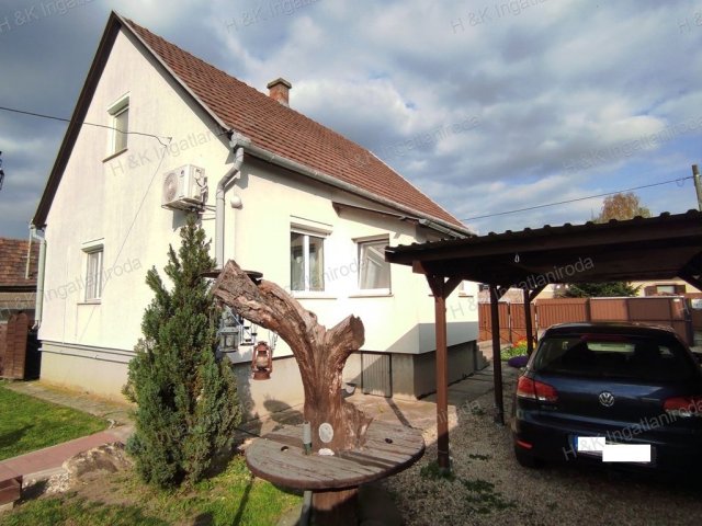 Eladó családi ház, Dunakeszin 164.9 M Ft, 4 szobás