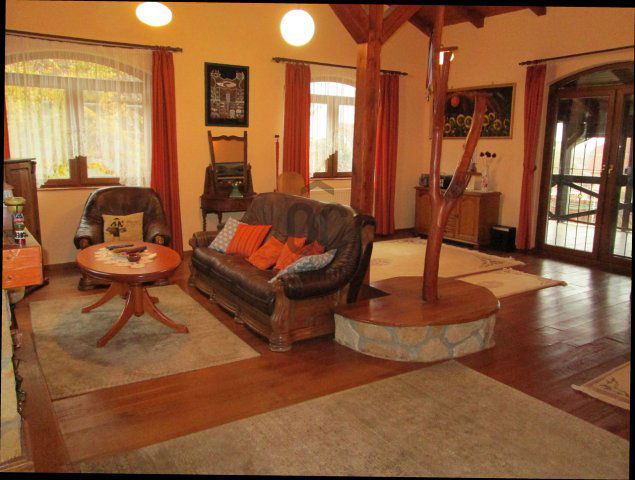 Eladó családi ház, Balatonbogláron 149.9 M Ft, 7 szobás