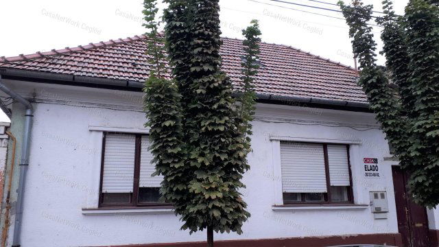 Eladó családi ház, Cegléden 49 M Ft, 4 szobás
