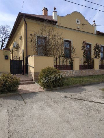 Eladó családi ház, Tóalmáson, Fő utcában 107 M Ft, 4 szobás