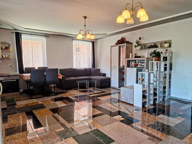 Eladó családi ház, Tapolcán 89 M Ft, 4 szobás