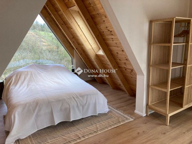 Eladó családi ház, Zebegényben 130 M Ft, 3 szobás