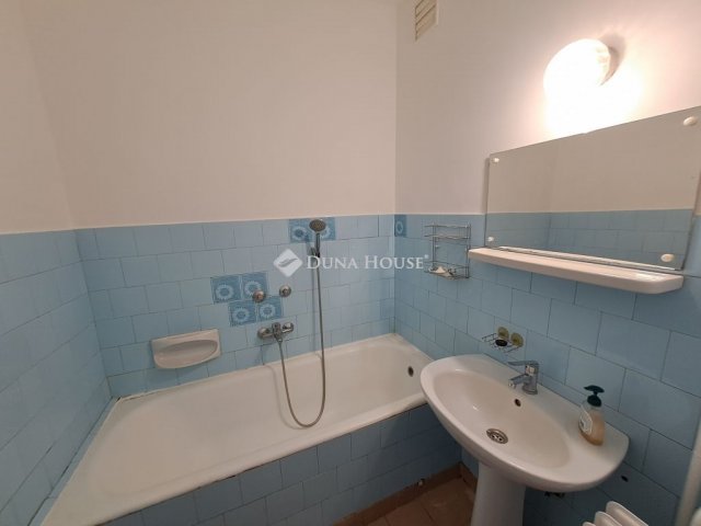 Eladó téglalakás, Vasváron 32 M Ft, 2 szobás