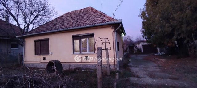 Eladó családi ház, Nagykátán 24.9 M Ft, 2 szobás