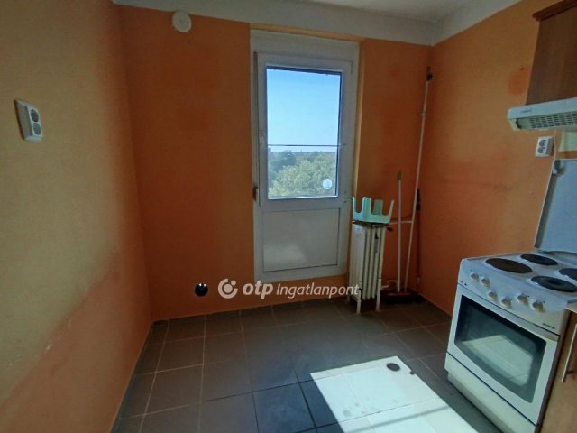 Eladó panellakás, Mohácson 30.5 M Ft, 2 szobás