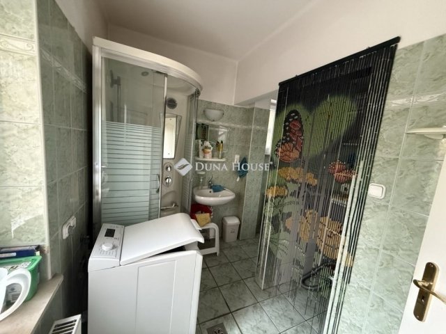 Eladó családi ház, Gyálon 194.9 M Ft, 5 szobás