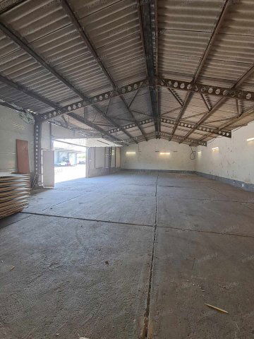 Kiadó ipari ingatlan, Szolnokon 170 E Ft / hó