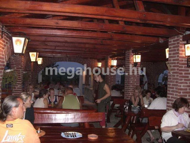 Eladó üzlethelyiség, Szántódon 120 M Ft / költözzbe.hu