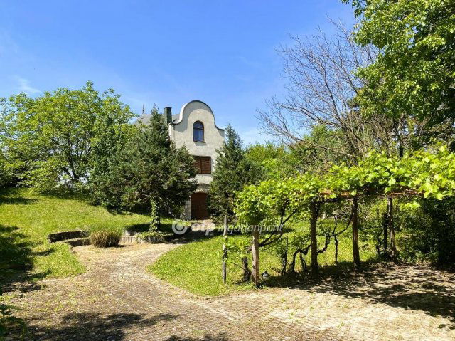 Eladó családi ház, Balatonakarattyán 149 M Ft, 5 szobás