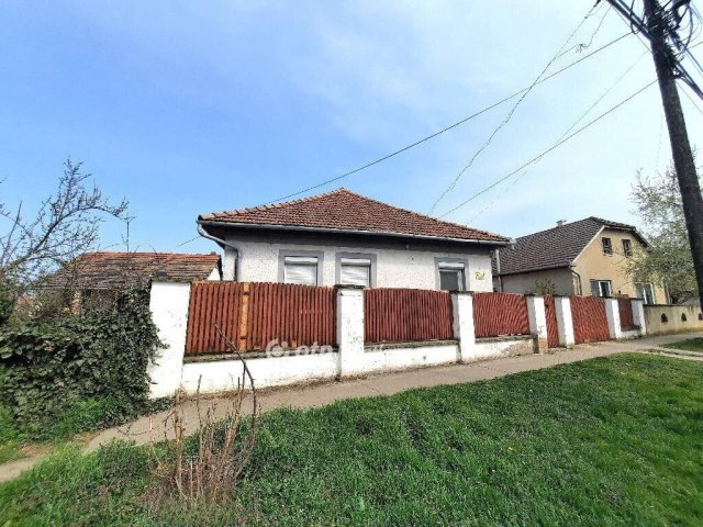 Eladó családi ház, Abonyban 32 M Ft, 4+1 szobás