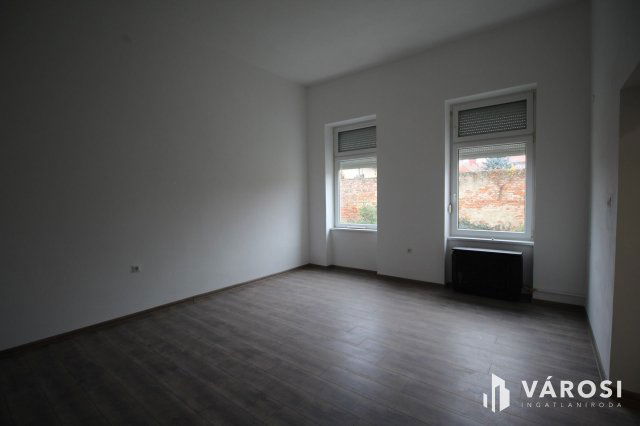 Eladó téglalakás, Szombathelyen 36.9 M Ft, 2 szobás