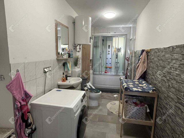 Eladó téglalakás, Nagycenken 45 M Ft, 3 szobás