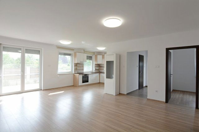 Eladó családi ház, Kecskeméten 89.9 M Ft, 5 szobás