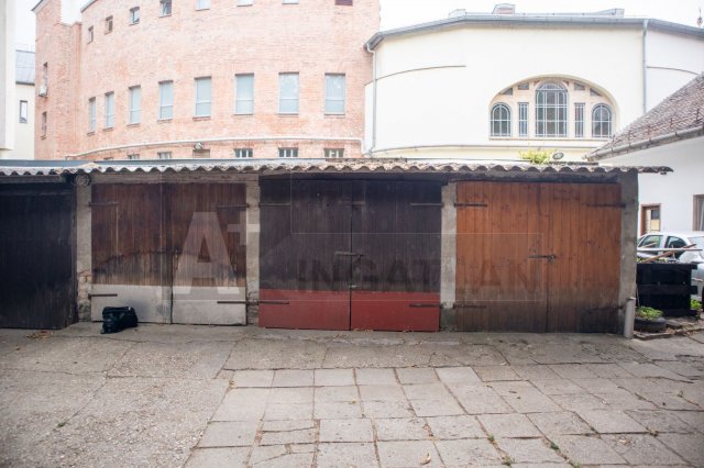 Eladó garázs, Szegeden 1.7 M Ft / költözzbe.hu