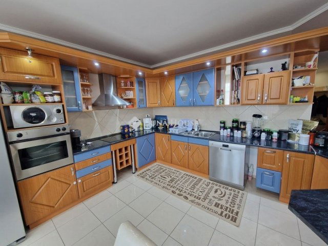 Eladó téglalakás, Baján 65 M Ft, 5 szobás