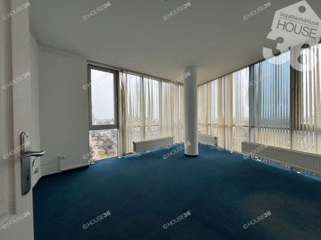 Eladó iroda, Kecskeméten 89.9 M Ft, 5 szobás