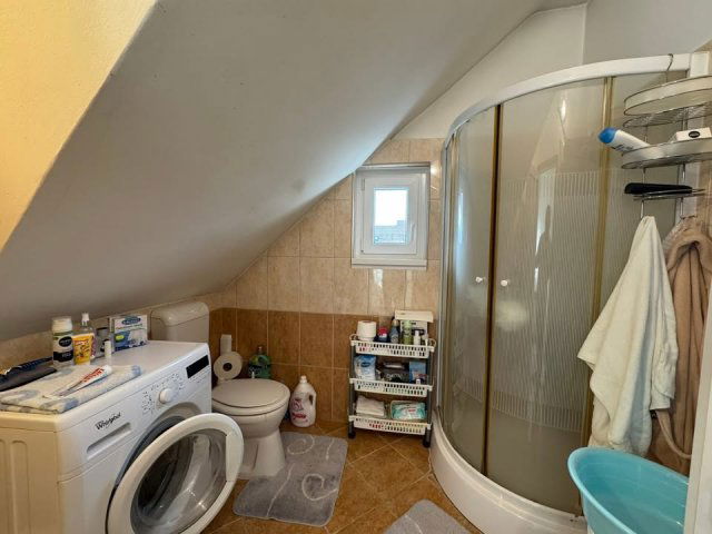 Eladó családi ház, Vácon, Eperfa utcában 145 M Ft, 3+1 szobás