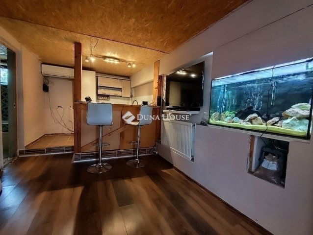 Eladó családi ház, Vecsésen 73 M Ft, 5 szobás