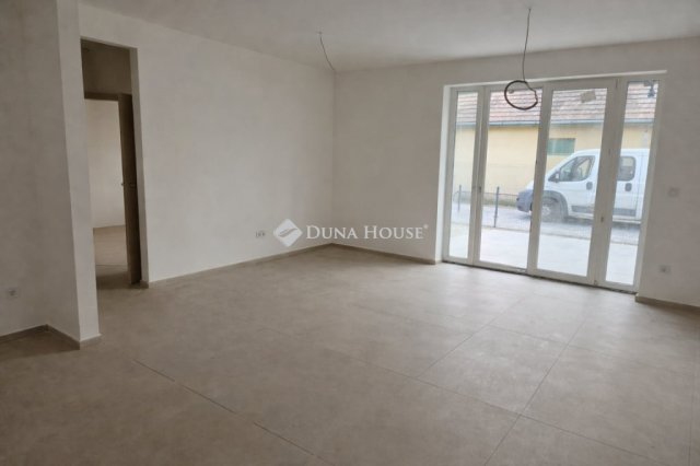 Eladó ikerház, Üllőn 120 M Ft, 4 szobás / költözzbe.hu