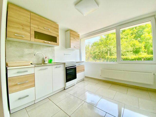 Kiadó családi ház, albérlet, Komáromban 650 E Ft / hó