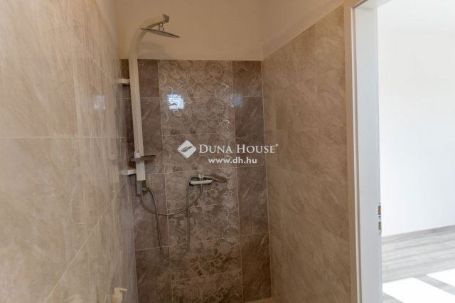 Eladó családi ház, Pomázon 199 M Ft, 5 szobás