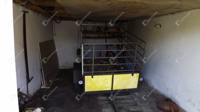 Eladó családi ház, Nemesgörzsönyön 28 M Ft, 4 szobás