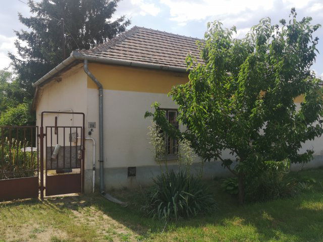 Eladó családi ház, Rákóczifalván, Kossuth Lajos úton 14.9 M Ft