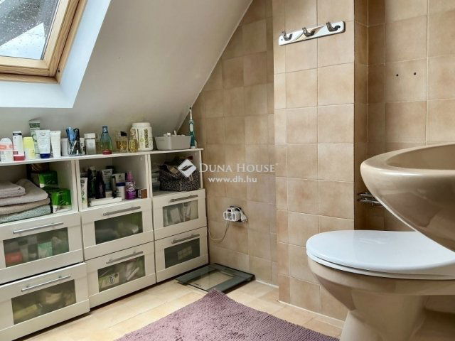 Eladó családi ház, Budapesten, III. kerületben 379 M Ft