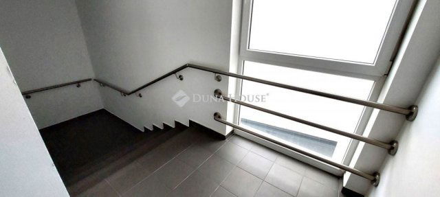 Eladó téglalakás, Győrött, Kenus utcában 62 M Ft, 2 szobás