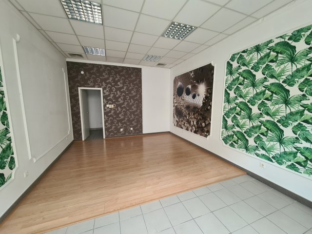 Kiadó üzlethelyiség, Győrött 140 E Ft / hó, 1+1 szobás